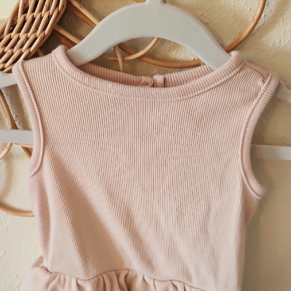 Adorable Ruffle Baby Rompers Set - Picture 5 of 8